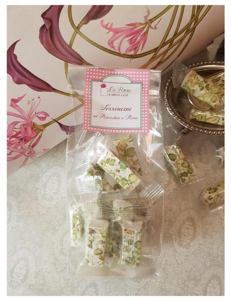 Torrocini friabili al Pistacchio e Rosa